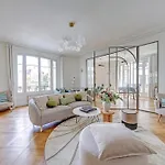 Maison Scheffer בית הארחה 4*
