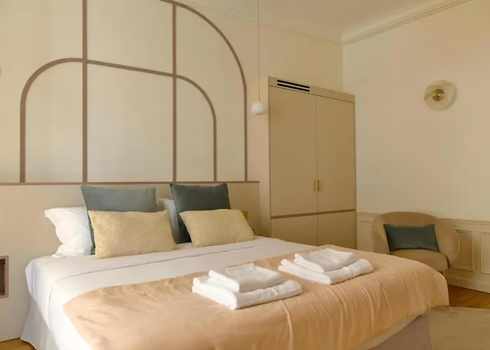 Πανσιόν Maison Scheffer 4*