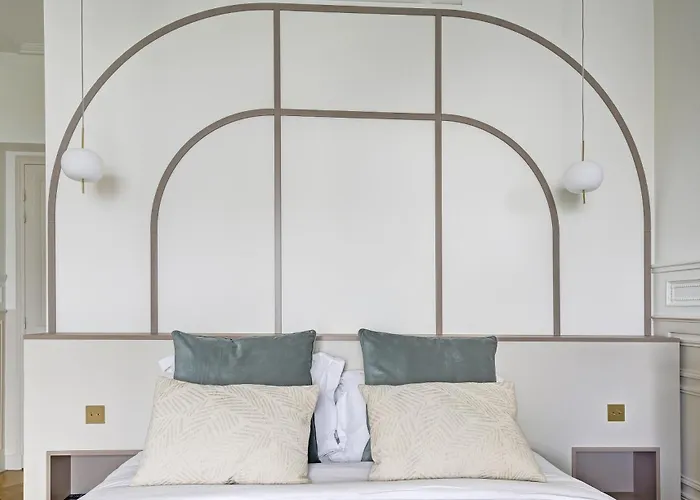 Pensión Maison Scheffer 4*