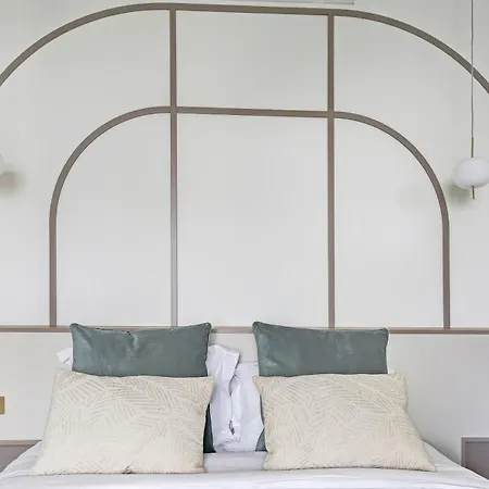 בית הארחה Maison Scheffer 4*