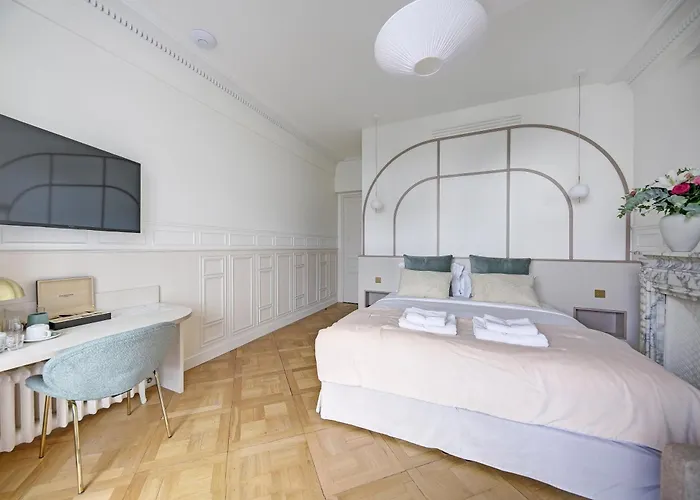 Maison Scheffer 4*